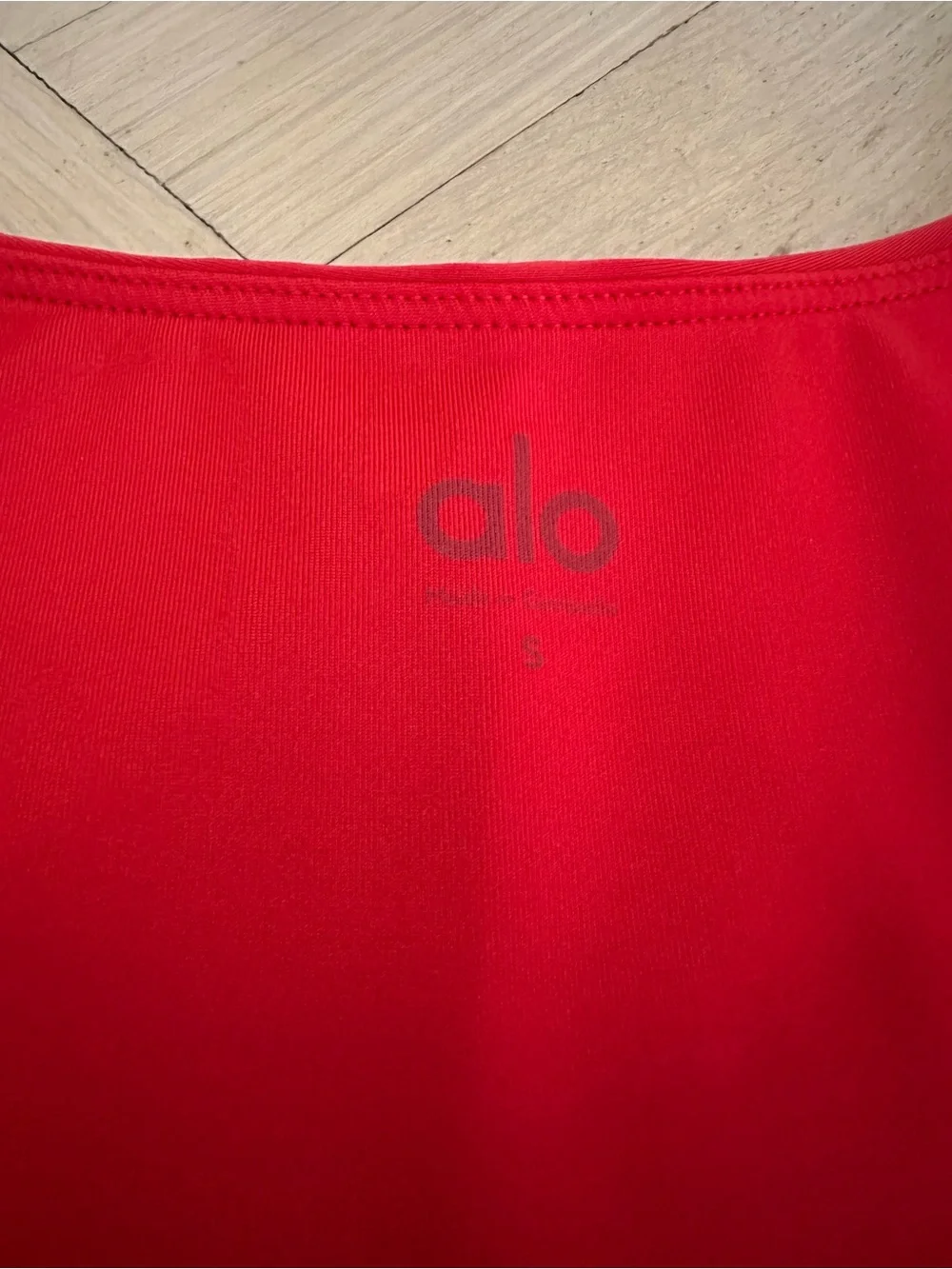 Alo Yoga Airlift Alignment Bra Bright Red Small
